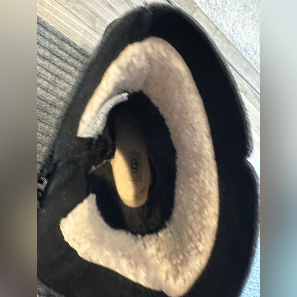 UGG Lorna Doone Boots - Picture 5 of 8
